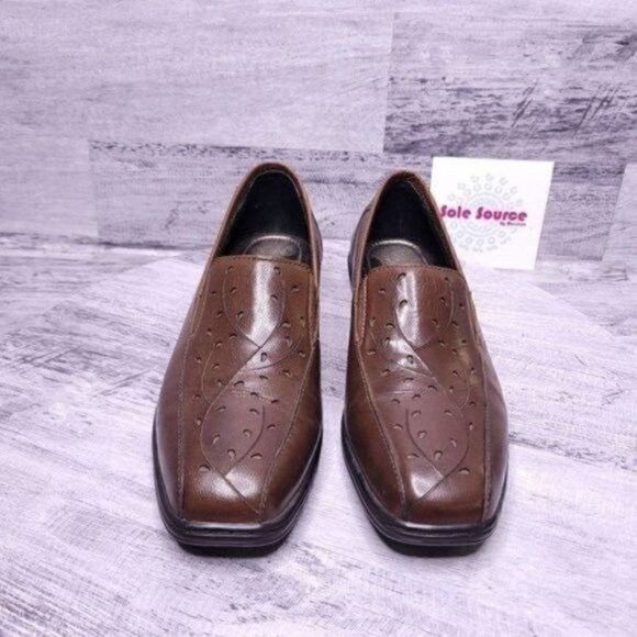 Aravon by New Balance Kiley Floral Cut Out Leather Loafer Brown Women's sz 5.5 - Picture 2 of 7